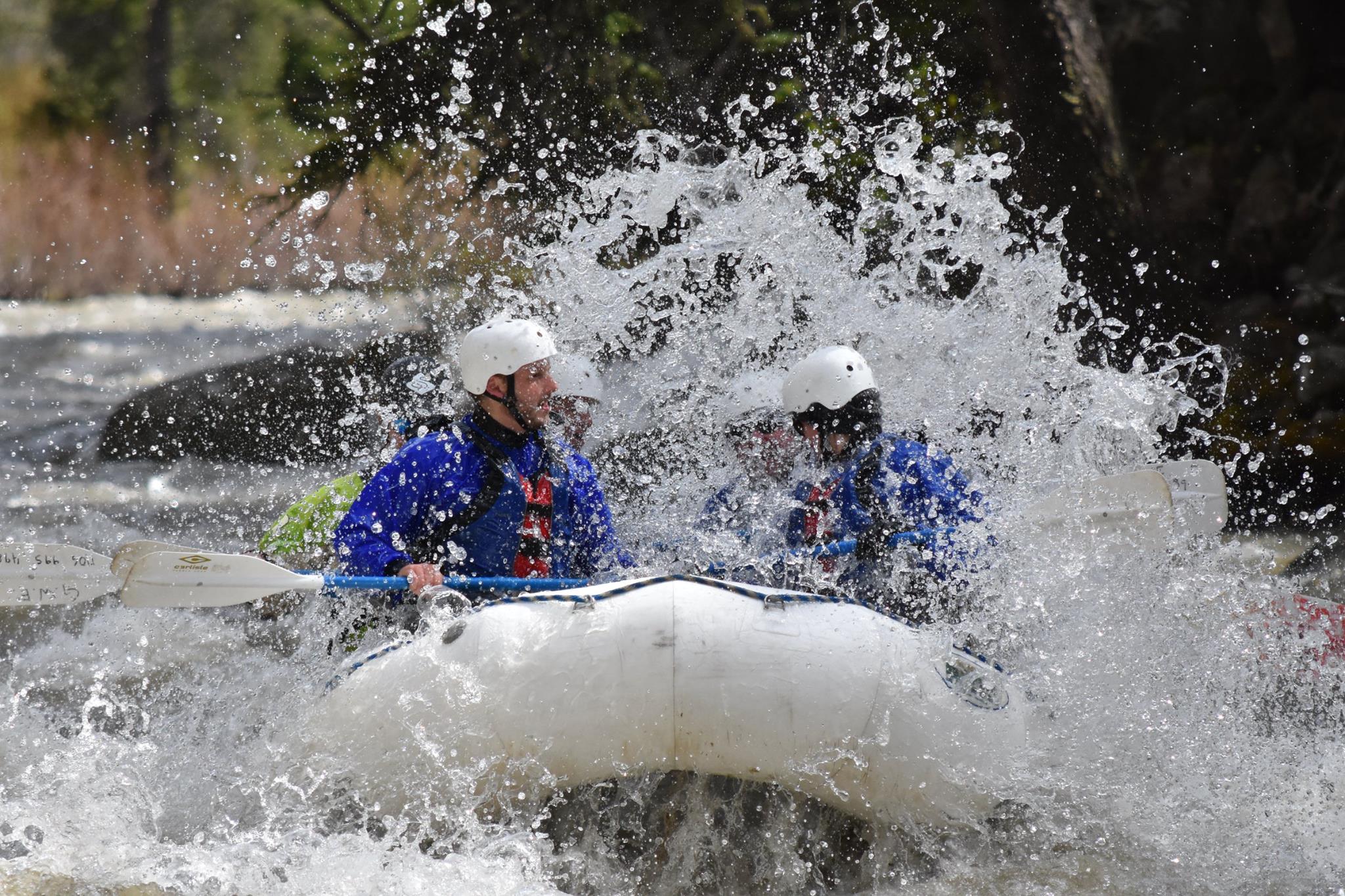 Splashes on the Gallatin River - Rafting and Kayaking in Montana 